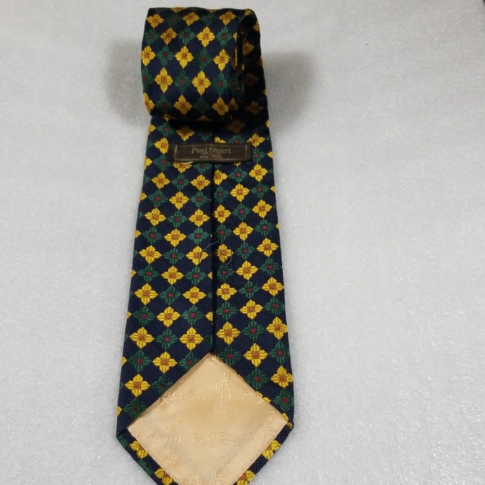 Paul Stuart tie.